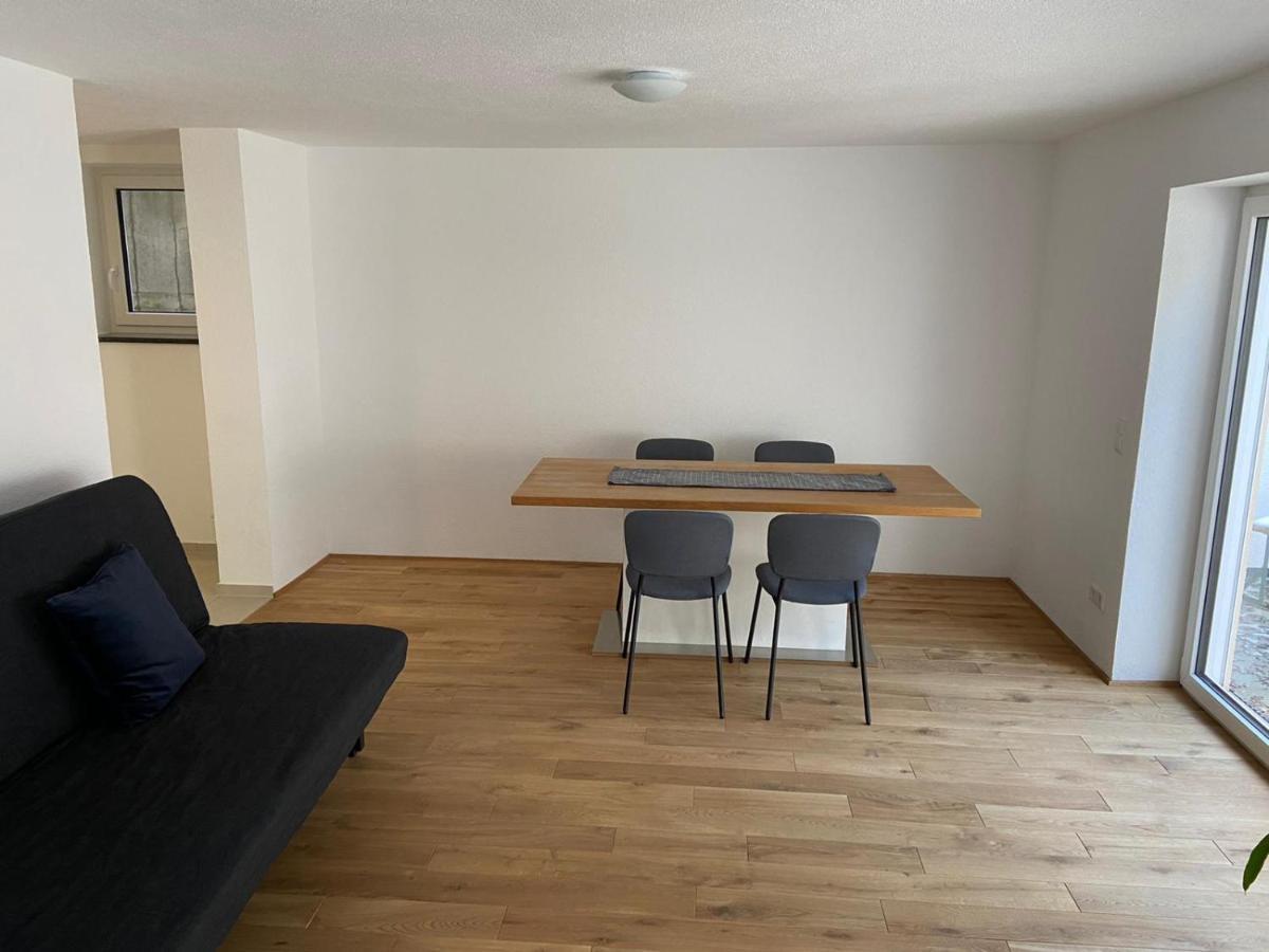 Grosszugiges Apartment In บีเบอราค อันแดร์ ริสส์ ภายนอก รูปภาพ