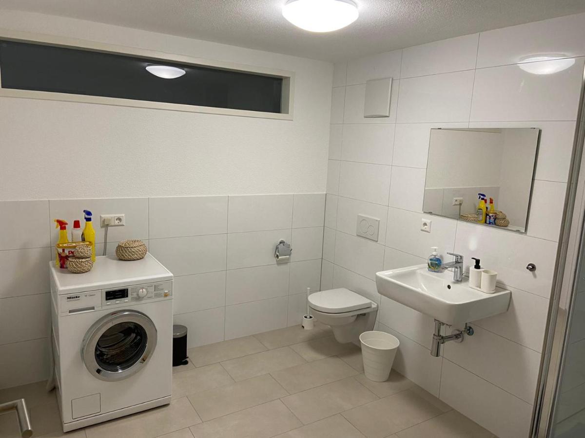 Grosszugiges Apartment In บีเบอราค อันแดร์ ริสส์ ภายนอก รูปภาพ