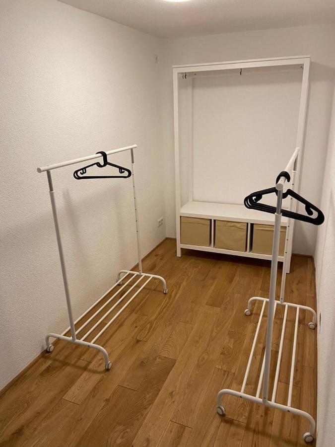 Grosszugiges Apartment In บีเบอราค อันแดร์ ริสส์ ภายนอก รูปภาพ